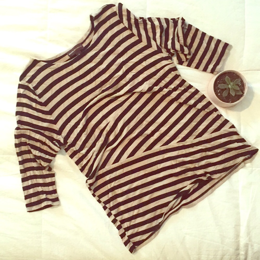 Black and beige striped top XL